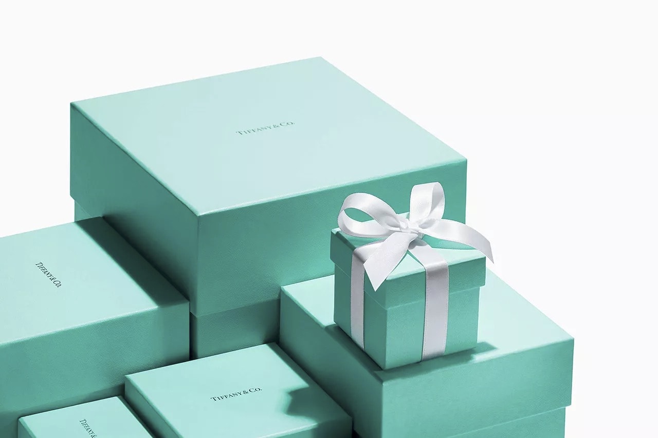 The iconic, trademarked Tiffany Blue packaging.