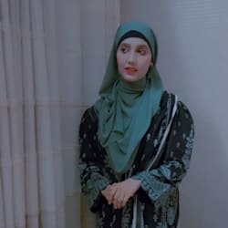 momna1996