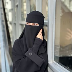analyst_rabia