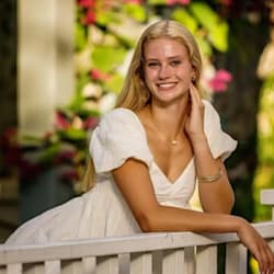 hollie_swift