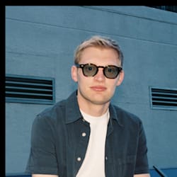 curry_barker_