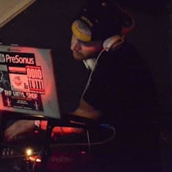 djglom