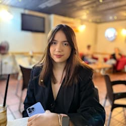nayeli_vivas