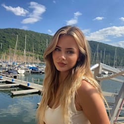 antonia_bass