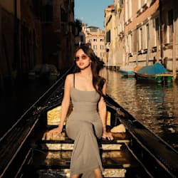 essie_vega0