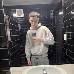 charlie_lavery