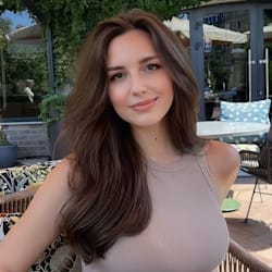 zoe_riley_