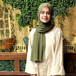 momnayasmeen