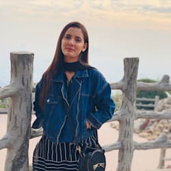 urdubykomal