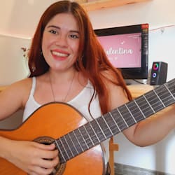 mia_valenguitar