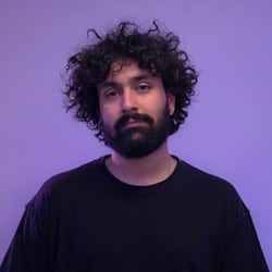 pooyarooeintan