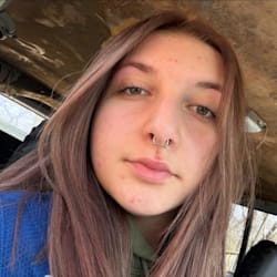 tori_cox02