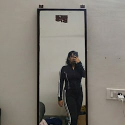 karthikaa_uv