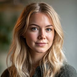 hollycarthy