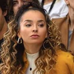 ella_eyre