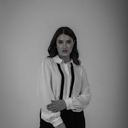 angelina_lit19
