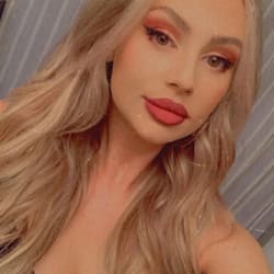 delilah_hamill
