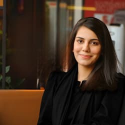 areeb_zahra