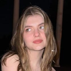 ella_hodgetts