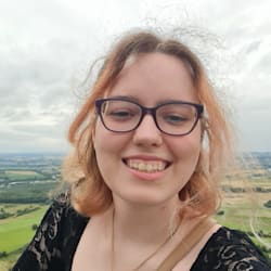 laura_tealeaf