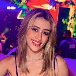 anna_remington