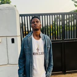 akorede_adewunm