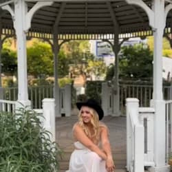 anna_riley0