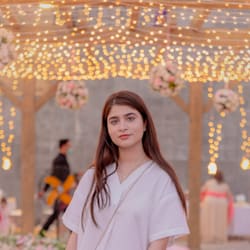 tehreemarbab_