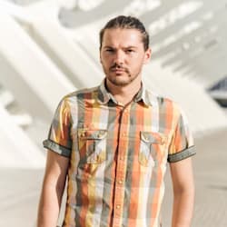 conor_vest