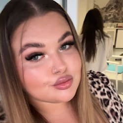 kayleigh2520