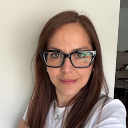 laura_sax