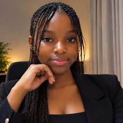 ahanotu_ella