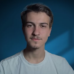 simon_komosny