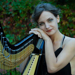 joanna_and_harp
