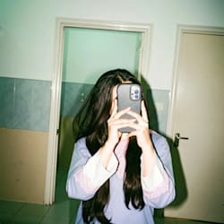komal_nisar