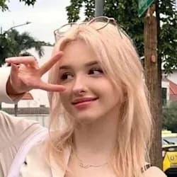 phoebe_chauvel