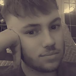 louiechillingwo