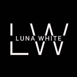 luna_whit