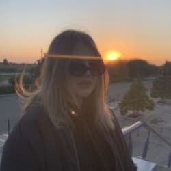 nina_lay1