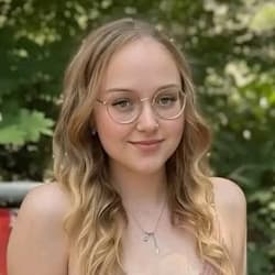 olivia_clement9