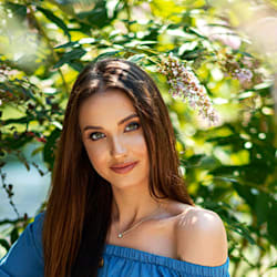 constance_holt