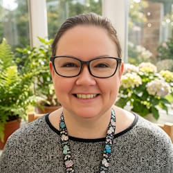 sarah_by