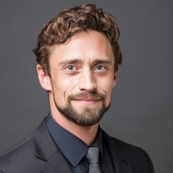 nicholaselly