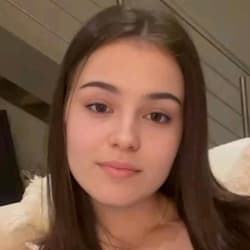 mia_grace__