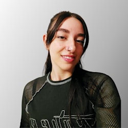 sara_uzunova