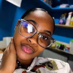 sheniah_lewis