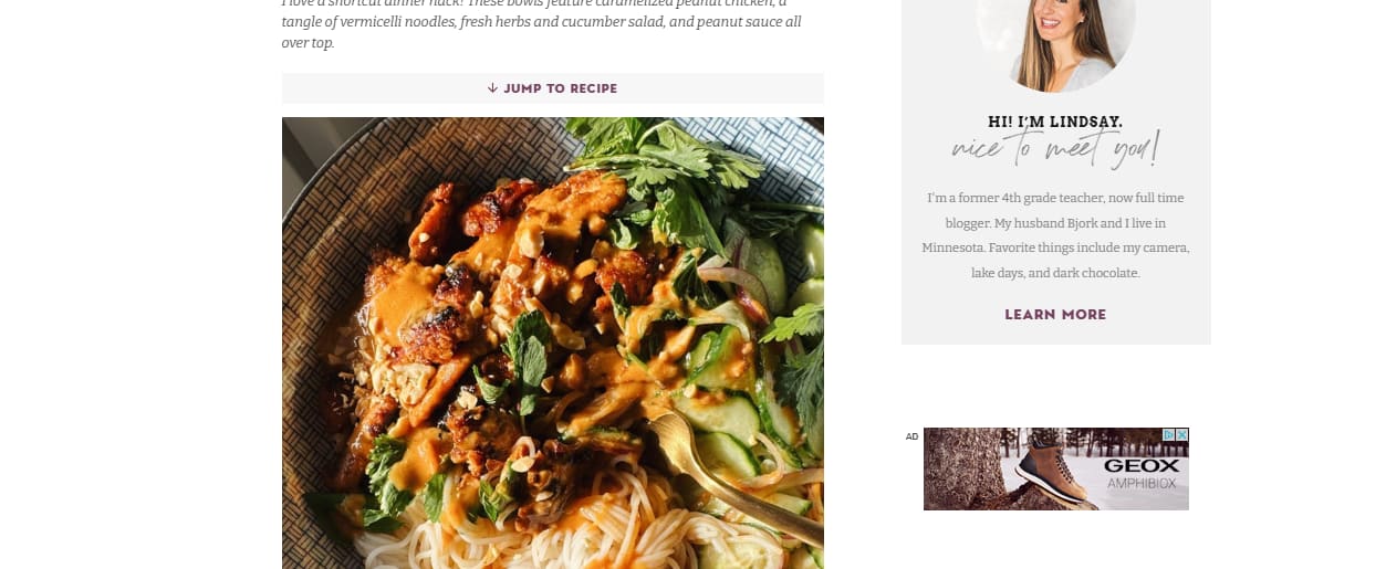 A recipe blog post featuring a guide to making Thai Peanut Chicken Bowls