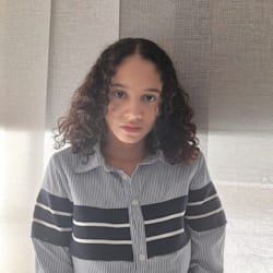 leslie_lucia