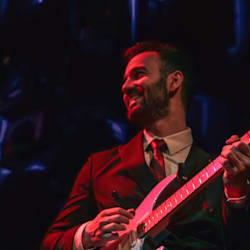 ertoplaysguitar