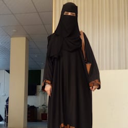 mominamumtaz300